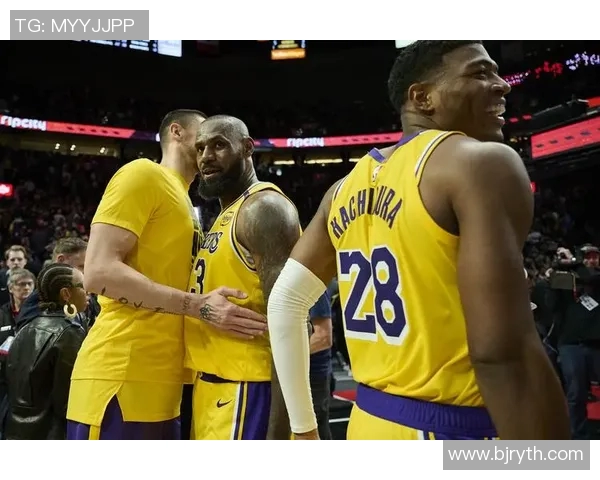 2013年4月13日湖人与勇士的激烈对决回顾与精彩瞬间分析